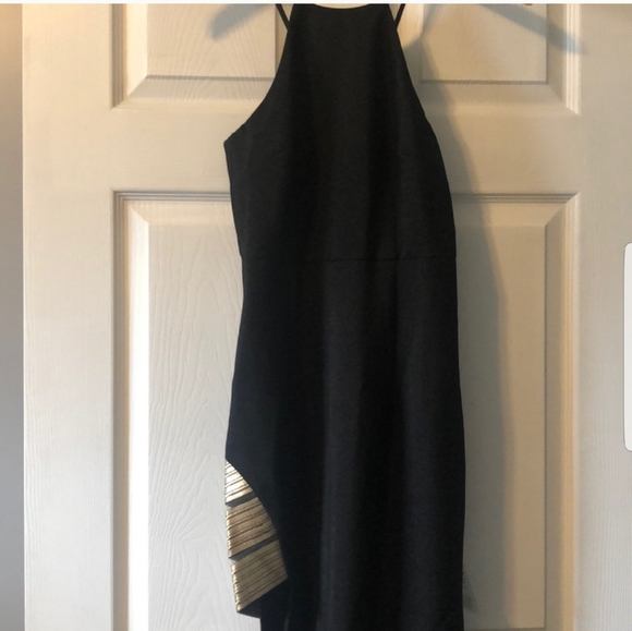 Black gown - Picture 6 of 7